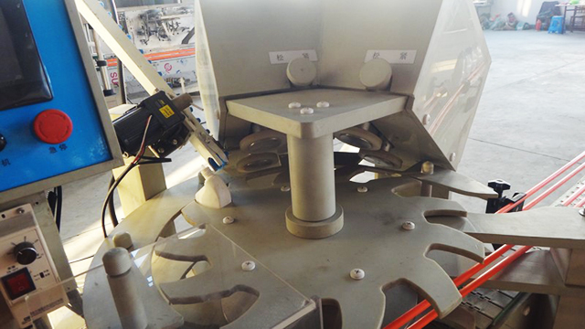 vrtljiva plošča za zapiranje.jpg