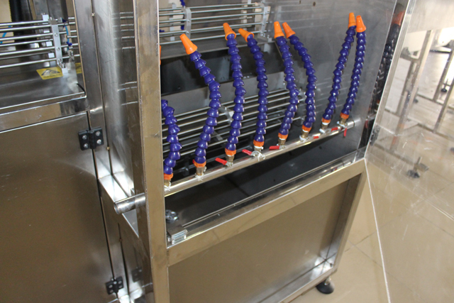 Stroj za pranje kozarcev (2).JPG