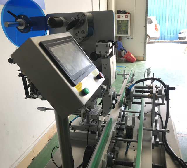 stranska slika na modelu VK-LBL labeller.jpg