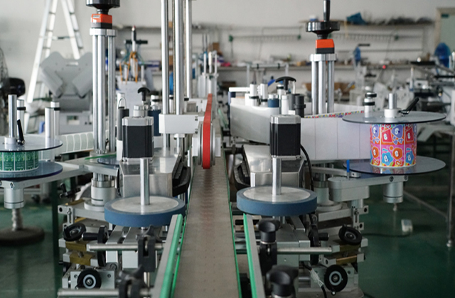 stroji za dvostransko etiketiranje.jpg