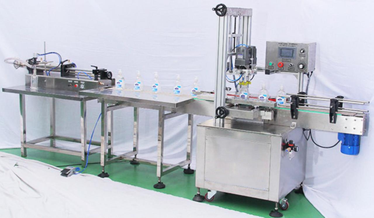 automatic screw capping machine linijski stroj za zapiranje z vijaki.jpg