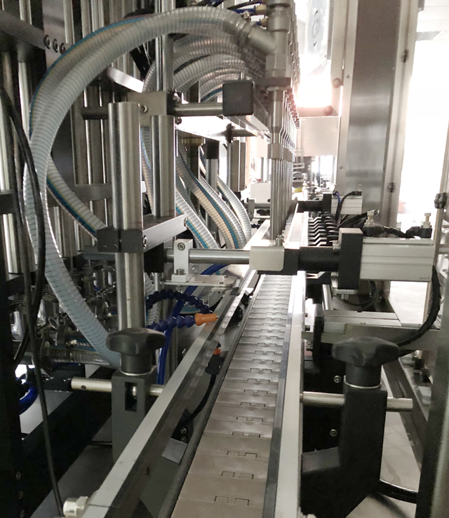 avtomatski polnilni stroj.JPG