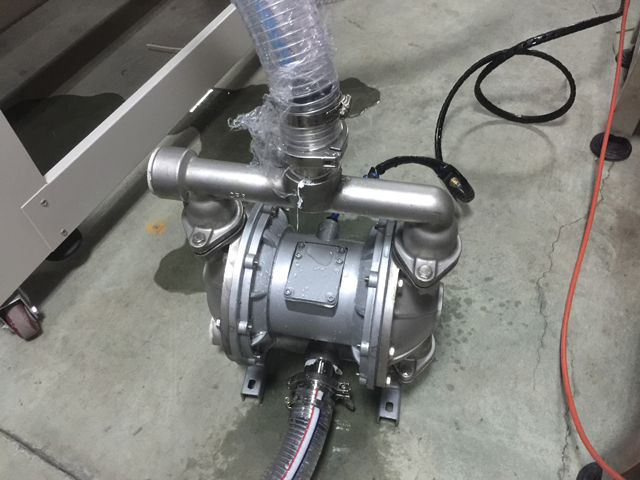 pretočna črpalka za polnilne materiale (1).JPG