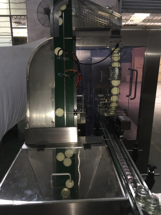 postopek vakuumskega zapiranja kozarcev.JPG