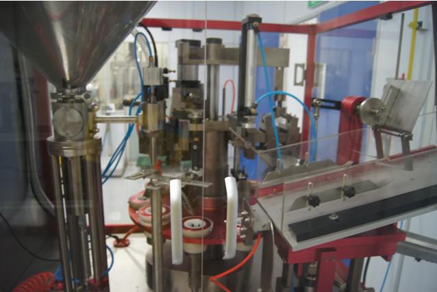 automatic tubes filling sealing machine for toothpaste hranilnik.jpg