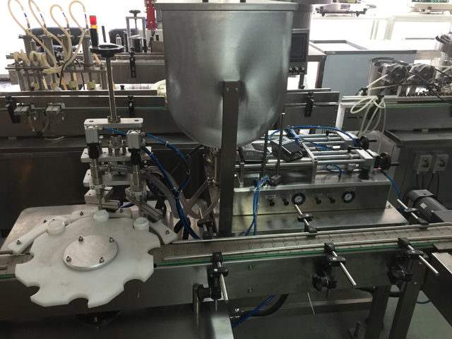 stroj za polnjenje dveh kozarcev.jpg