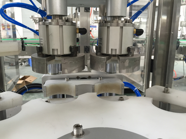 Stroj za vakuumsko zapiranje.jpg