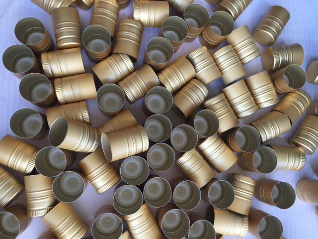 caps samples sent from usa customer for capping machine aluminijasti pokrovčki.jpg