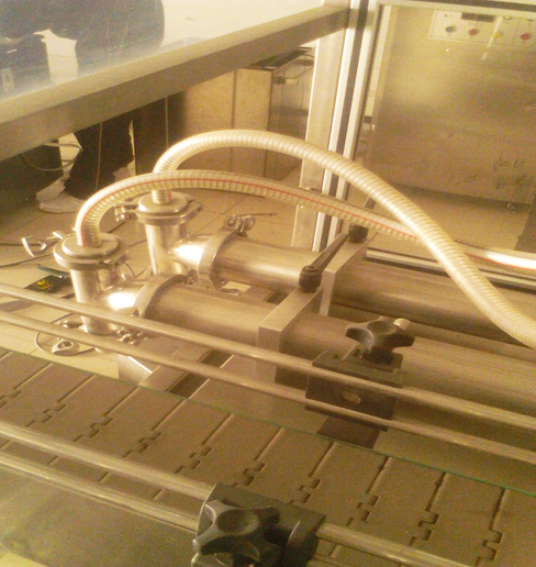 polnilni stroj dvojne glave opremljene z avtomatsko.jpg