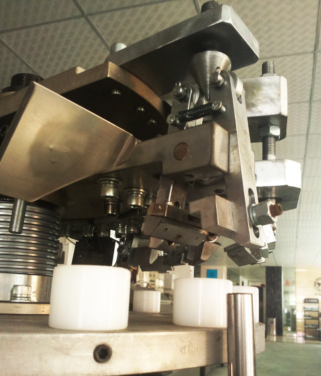 sealer part for metal hose tesnilno polnilo za kovinske cevi.jpg