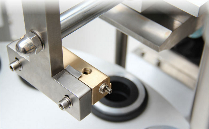 tesnilna vrstica za kodiranje datuma.jpg