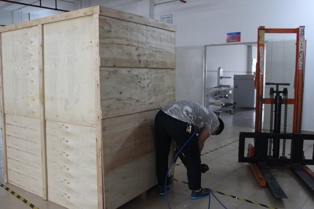 lesena embalaža za horizontalno etiketiranje (2).JPG