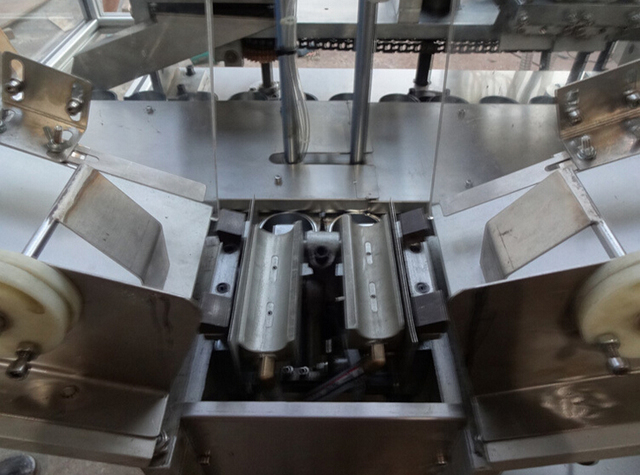 žleb za nosilce cevi.jpg