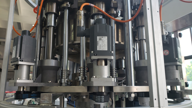 8 heas vijak cappping.jpg