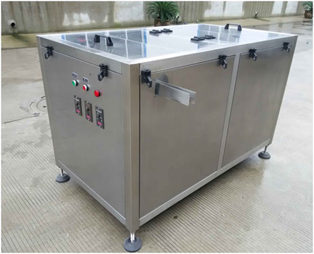 razčlenjevalnik stekleničk za hranjenje.jpg