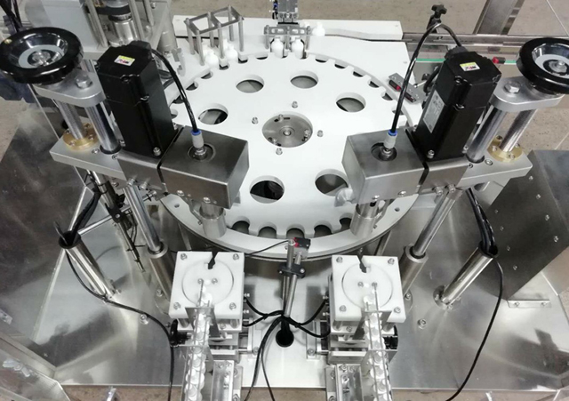 podajalnik robotske roke za steklenice.jpg