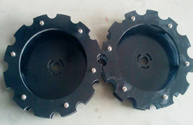 pokrovčki za stroje za zapiranje.jpg