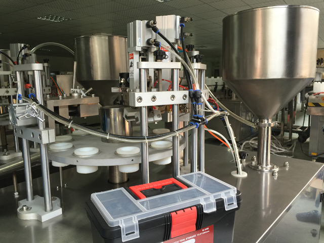 tesnilo za polnjenje cevi v vrsti.jpg