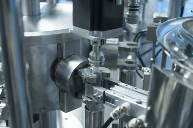 linija za polnjenje brizg (6).jpg