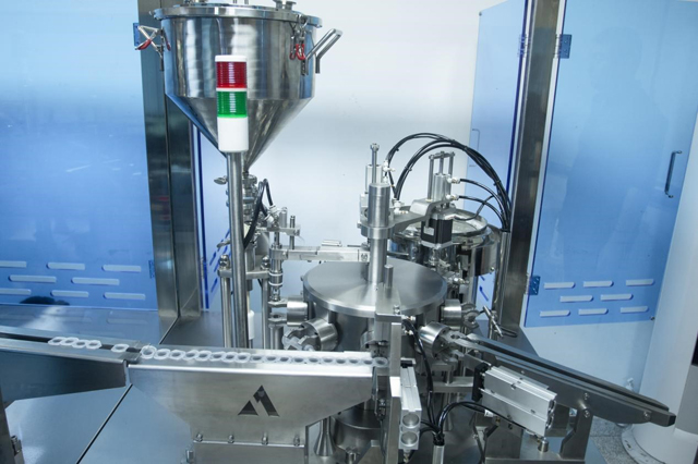 linija za polnjenje brizg (2).jpg