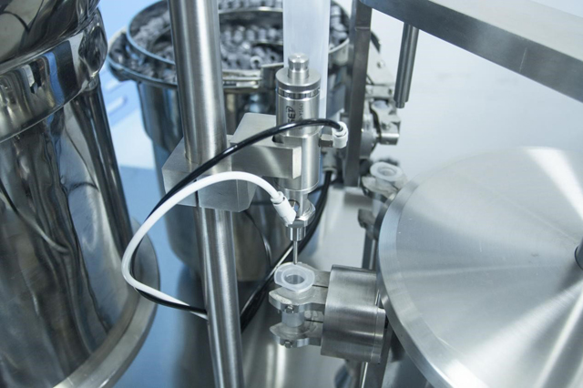 linija za polnjenje brizg (4).jpg