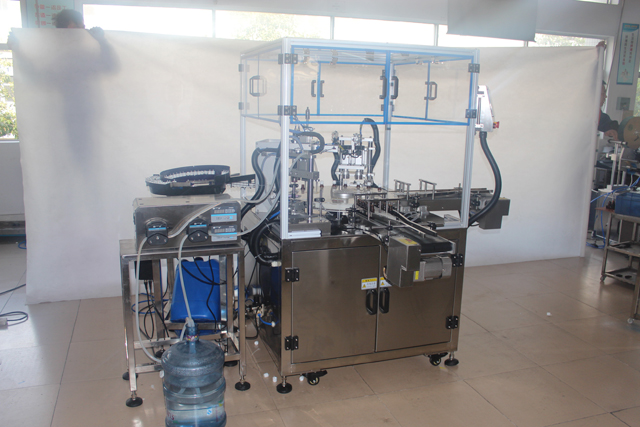 zamašek za polnjenje