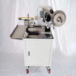 Polavtomatski aplikator za nalepke z zastavicami za embalažo pasje kosti za hrano za hišne ljubljenčke