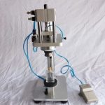 Polavtomatski pnevmatski namizni stroj za stiskanje stekleničk za parfume