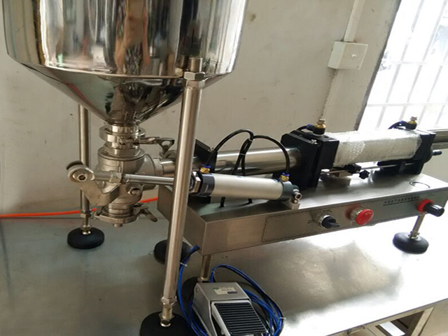 ilustracija polnilnega stroja.jpg