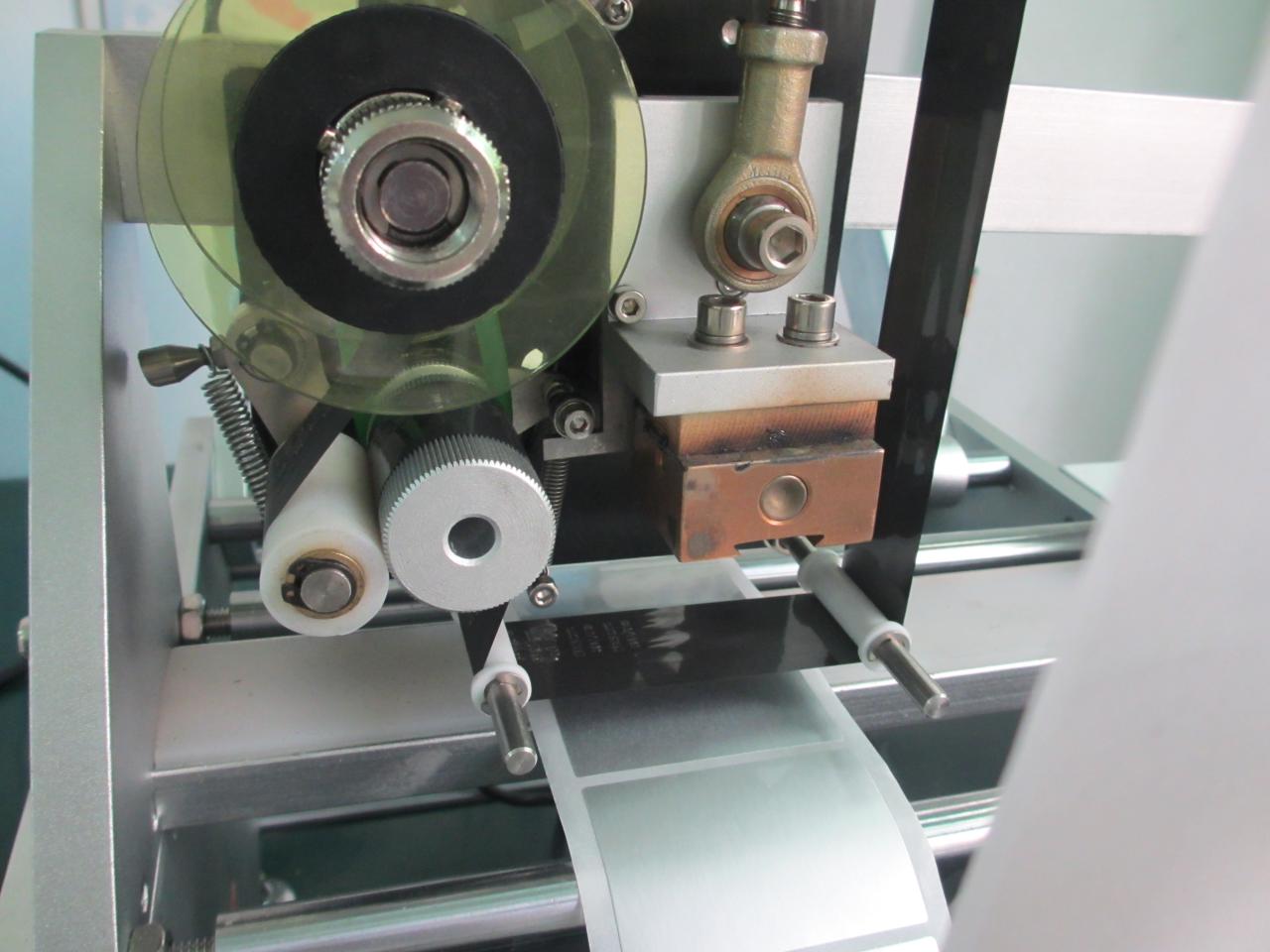 syringe labeling with printing coding function nalepka za brizgo s tiskarskim kodirnikom (5).JPG