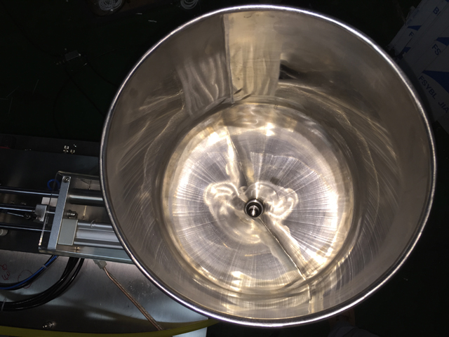 filling hopper for filling sealing polnilni lijak za ultrazvočno tesnilo filler.jpg