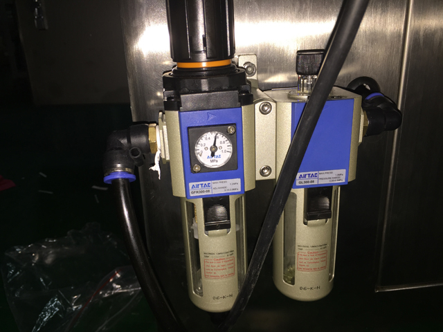 pneumatic part for filling sealing machine pnevmatski del za polnjenje tesnilni stroj.jpg