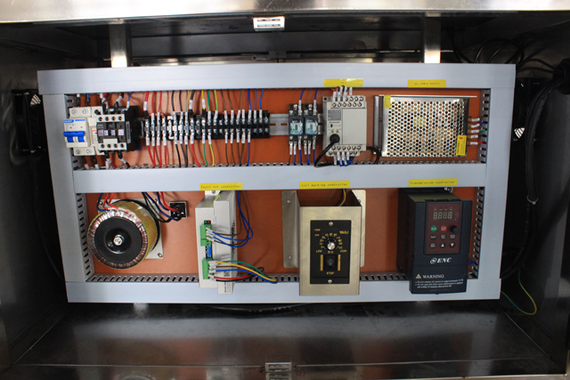 konfiguracija stroja za polnjenje in zapiranje