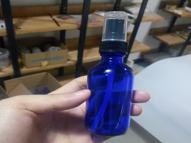 Steklenice eteričnega olja.jpg