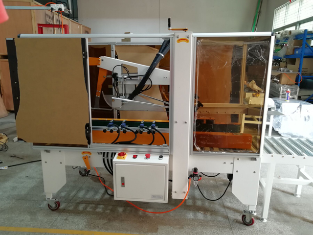 lepilo za kartone z napravo za vroče talilno lepilo (1).jpg