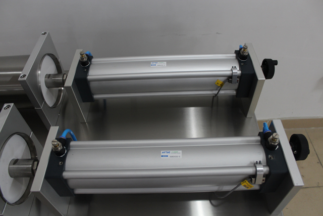 pnevmatski polnilni stroji.jpg